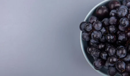 Siyah Üzümde Hangi Vitaminler Var? Faydaları Nelerdir?